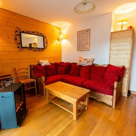 Apartment Warm 29m With Balcony And View *