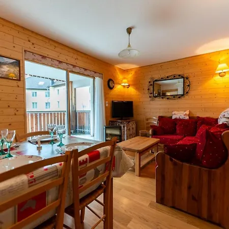 Warm 29m With Balcony And View 제라르메르