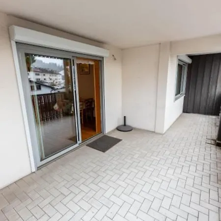 Apartment Warm 29m With Balcony And View *