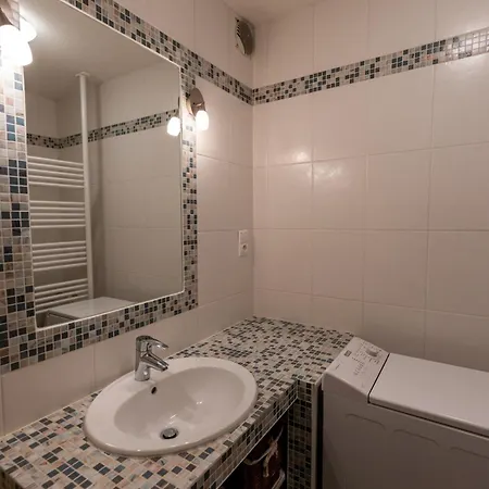 아파트 Warm 29m With Balcony And View