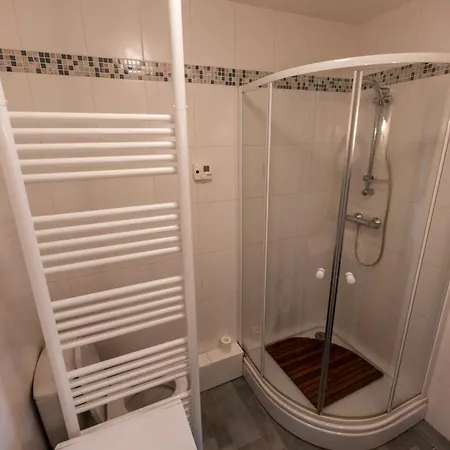 Warm 29m With Balcony And View