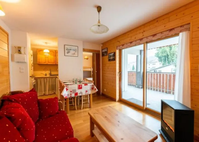 Warm 29m With Balcony And View *