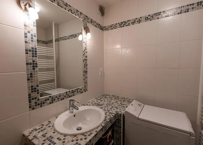 Apartment Warm 29m With Balcony And View