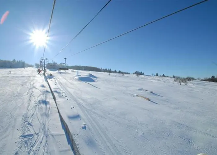 Warm 29m With Balcony And View Apartment