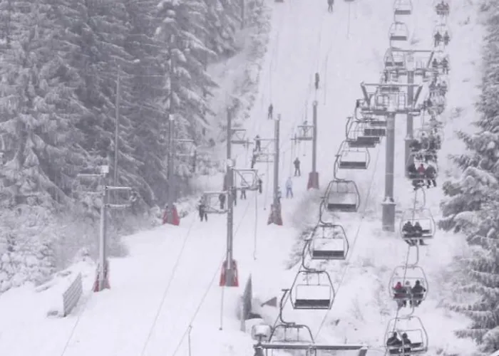 Warm 29m With Balcony And View *